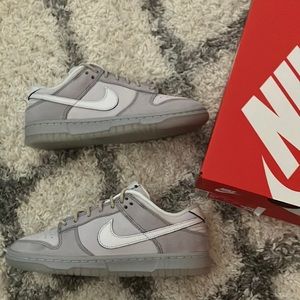 Nike dunk low Pure platinum/ white wolf grey